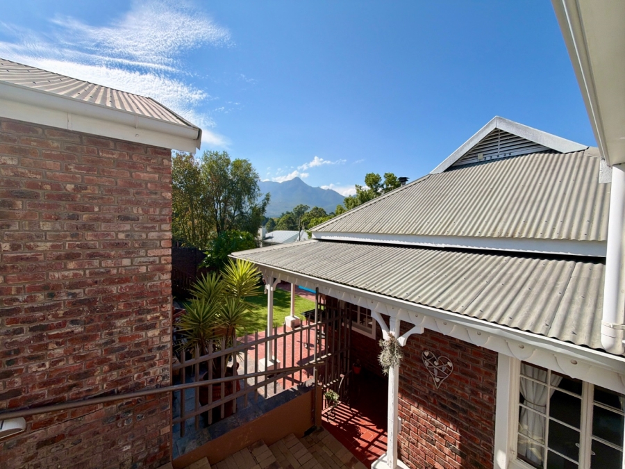 7 Bedroom Property for Sale in Heather Park Western Cape